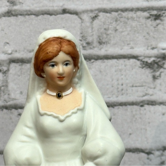 THE BRIDE 1985 International Gallery of Art Figurine Music Box w Girl Behind Her - Picture 3 of 13